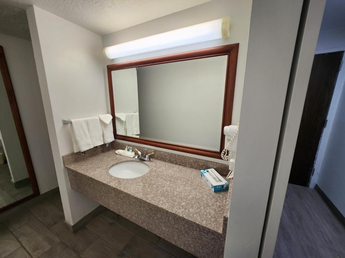 Clarion Inn Idaho Falls Riverfront Buitenkant foto